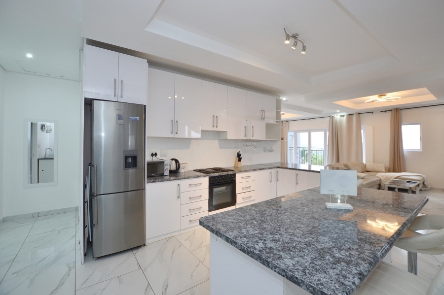 8 Bedroom Property for Sale in Kenridge Western Cape